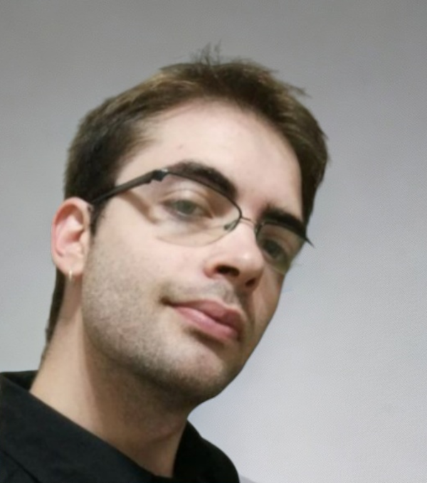 Alejandro – UX & Software Engineer